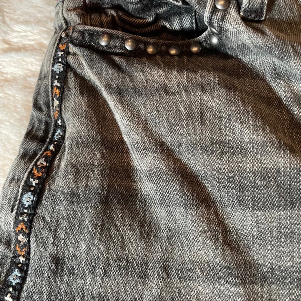 Arizona Jean Co Highest Rise Vintage Straight Studded Embroidered Jeans 1 Indie - Picture 7 of 8